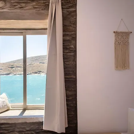 Athena's Archontiko Penthouse Ándros