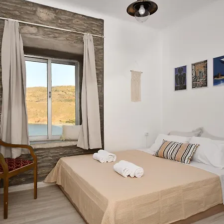 Athena's Archontiko Penthouse * Ándros
